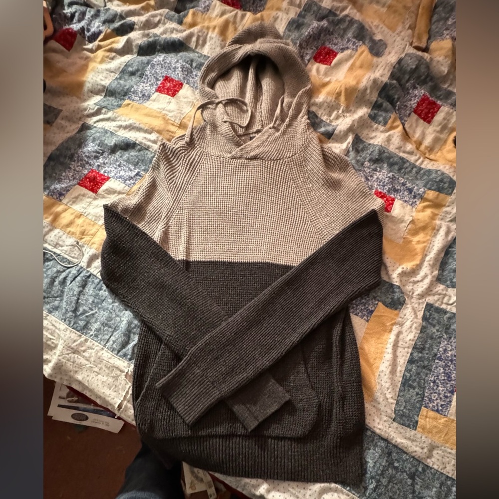 Women’s hoody pullover